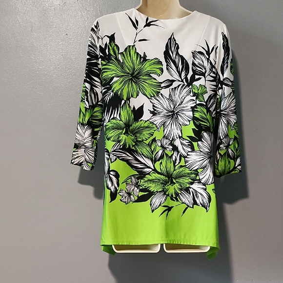 Floral Green and Black Women's Top - Picture 10 of 17